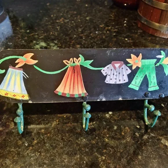 3 Metal Hooks Wall Mounted Rack Hand Painted Skirt Flower Garden Hanger Keys Hat - Picture 4 of 8